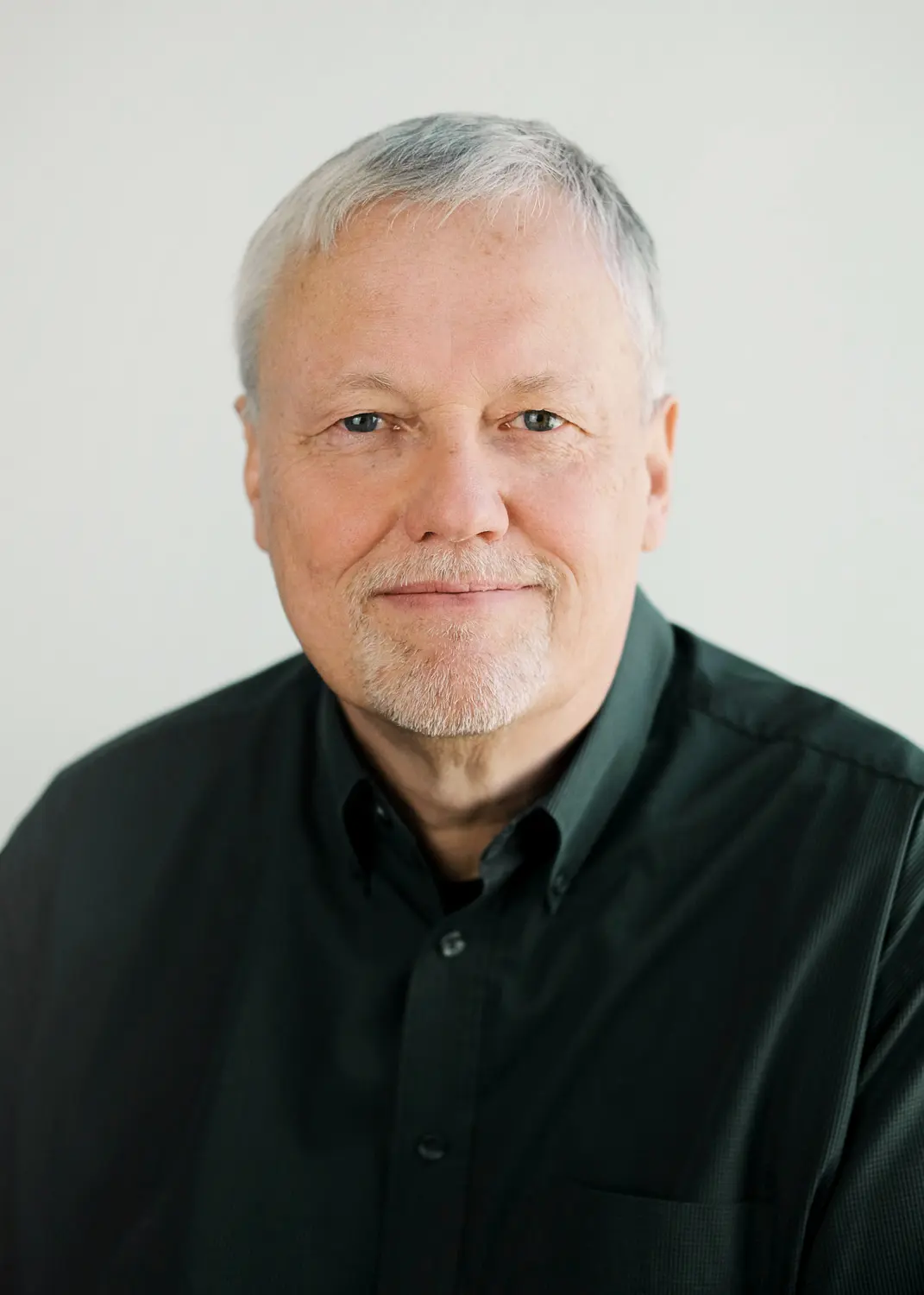 Portraitbild_Peter_Menger_01_weboptimiert Portraitbild Peter Menger 01 weboptimiert