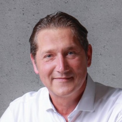 Das Foto zeigt den Head of Global IT der Firma DVS Technology Group.